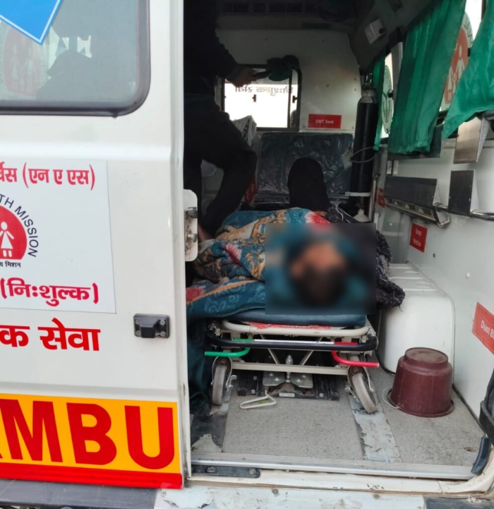 घायलों को तुरंत एम्बुलेंस की सहायता से सामुदायिक स्वास्थ्य केंद्र