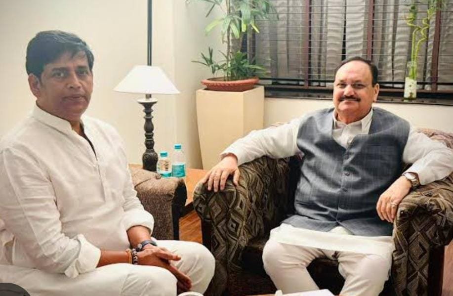 छात्रों का भविष्य नहीं होगा खराब: ‘गोरखपुर एम्स समस्या’ को लेकर जेपी नड्डा से मिले सांसद रवि किशन