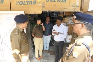 महिला अपराधों पर प्रहार: पिपराइच पुलिस ने ‘दहेज हत्या’ के दो आरोपियों को धर दबोचा, सलाखों के पीछे पहुँचे सास-ससुर