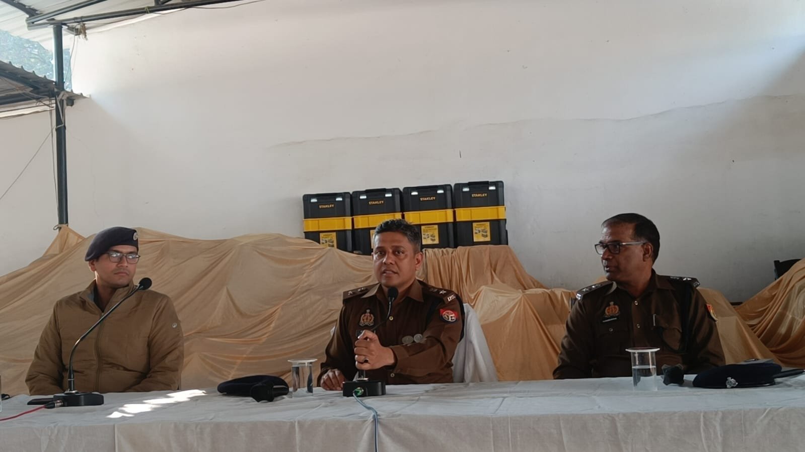 मौत की डोर पर लगाम: गोरखपुर एसएसपी डॉ. कौस्तुभ का अल्टीमेटम ‘चाइनीज मांझा’ बेचा तो जाना होगा जेल, थानों को छापेमारी के निर्देश