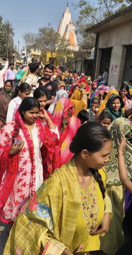 भव्य शोभायात्रा