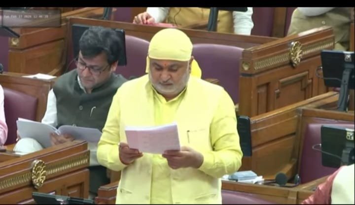 गोला तहसील दिवस में गूँजा जमीन का मुद्दा: सुअरज बुजुर्ग में चकमार्ग विवाद पैमाइश पर तकरार, पीड़ित ने लगाई सुरक्षा की गुहार