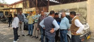 कलम का सिपाही हार गया जिंदगी की जंग: ‘पत्रकार की मौत’ पर जिला अस्पताल में उमड़ा आक्रोश, नाली विवाद ने ली जान; प्रशासन की लापरवाही पर उठे सवाल