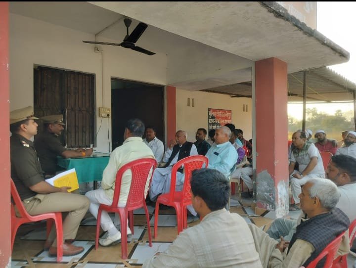 अमन-चैन के लिए प्रशासन की पहल: जानीपुर चौकी पर ‘पीस कमेटी की बैठक’ संपन्न; त्योहारों पर सौहार्द बिगाड़ने वालों के खिलाफ पुलिस का कड़ा रुख