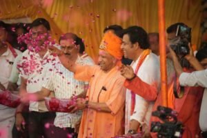 अधर्म पर धर्म की विजय: ‘योगी आदित्यनाथ गोरखपुर’ में होलिका दहन उत्सव में हुए शामिल; ‘जय श्री राम’ के जयघोष से गूंजा शहर