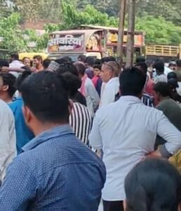 पिपराइच में गैस के लिए हाहाकार: भारत गैस एजेंसी पर सुबह से लगी लंबी कतार, घंटों इंतजार करने को मजबूर हुए उपभोक्ता