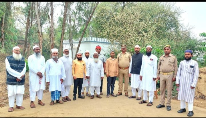 मुहब्बत का पैगाम: ‘ईद-उल-फितर 2026’ पर बेलघाट में उमड़ा अकीदत का सैलाब; जामा मस्जिद में देश की खुशहाली के लिए उठे हाथ, सुरक्षा के कड़े इंतजाम