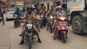 नारी सुरक्षा का संकल्प: ‘मिशन शक्ति’ के तहत गोला की सड़कों पर गूँजी जागरूकता की आवाज़; बाइक रैली निकाल कर महिलाओं को सिखाए सुरक्षा के गुर