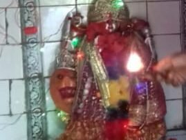 भक्ति की शक्ति: ‘ककरही दुर्गा माता मंदिर’ में पूरी होती हैं झोलियाँ; आमगाड़ा के मिश्राना टोला में उमड़ता है श्रद्धालुओं का सैलाब, रोचक है मंदिर का इतिहास