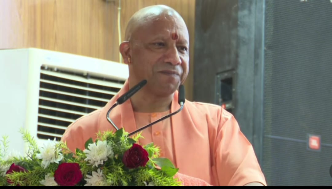 सियासत का ‘फॉरेंसिक’ टेस्ट: गोरखपुर में रिसर्च सेंटर के बहाने सीएम योगी का बड़ा संकेत; रवि किशन की सीट पर ‘नारी शक्ति’ की दावेदारी से गरमाई चर्चा