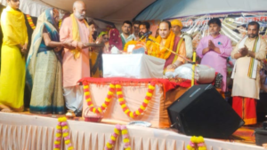 भक्ति का महाकुंभ: ‘सतचंडी यज्ञ’ की पूर्णाहुति पर उमड़ा श्रद्धा का सैलाब; पटौहा में नौ दिनों तक गूँजे वैदिक मंत्र, मानस मधुकर की कथा ने किया भाव-विभोर